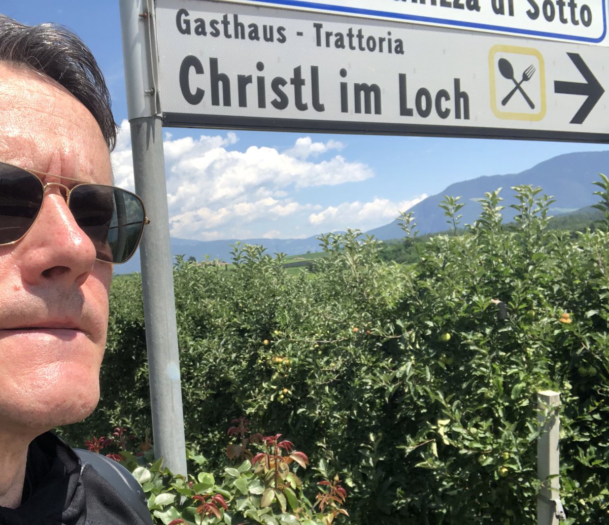 Ich sehe den Megatrend zu zotigen Wirtshausnamen in Tirol eher kritisch.