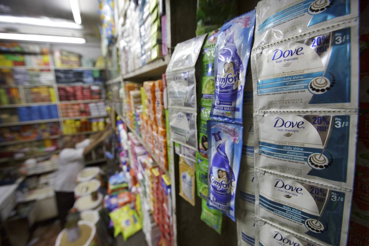 NDTVProfitIndia's tweet photo. #BQBlueExclusive | Will there be any signs of a rebound for consumer goods makers in the first quarter?
Here's what a survey of 11 distributors in 10 states revealed: https://t.co/IbuUq9hKNo https://t.co/XLjkfX7CBU