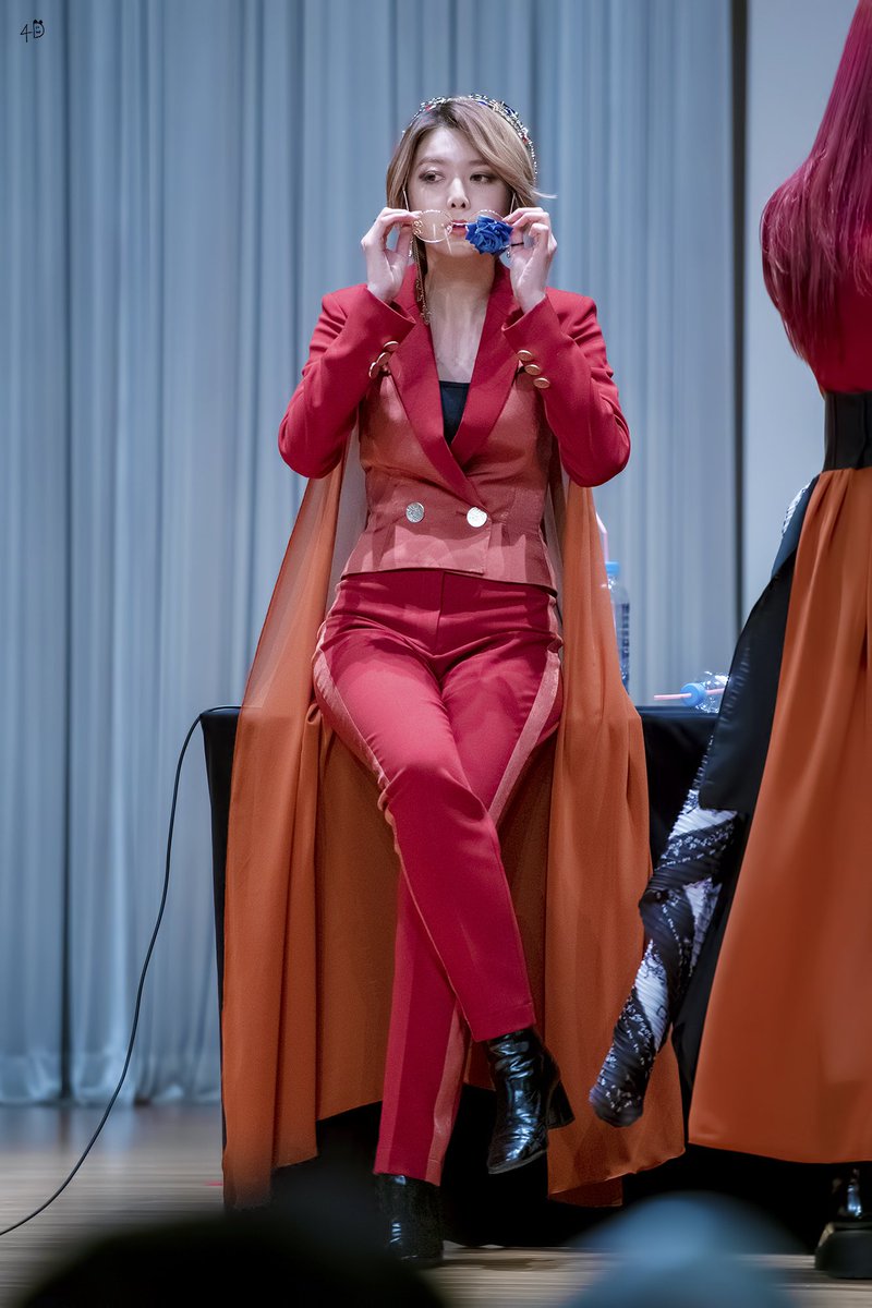 DAMI_0307's tweet photo. 190216 kbs 심석홀 팬싸인회
💯💯💯
#다미 #DAMI #ダミ #드림캐쳐 #Dreamcatcher #ドリームキャッチャー https://t.co/zlzcokVuy0