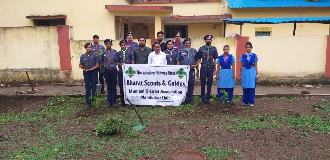 bsgnhq's tweet photo. The western railway state mumbai district NDB unit has started "Tree plantation activity" at Dhanora.150 plants https://t.co/qgl4VYiPIU which neem,bargad,ashoka,shisham,badam and peepal were planted. @YASMinistry @aniljaindr @DrKKKhandelwal @krishnaswamy68 @rkkaushik2012 https://t.co/9xcmAp2PJ5