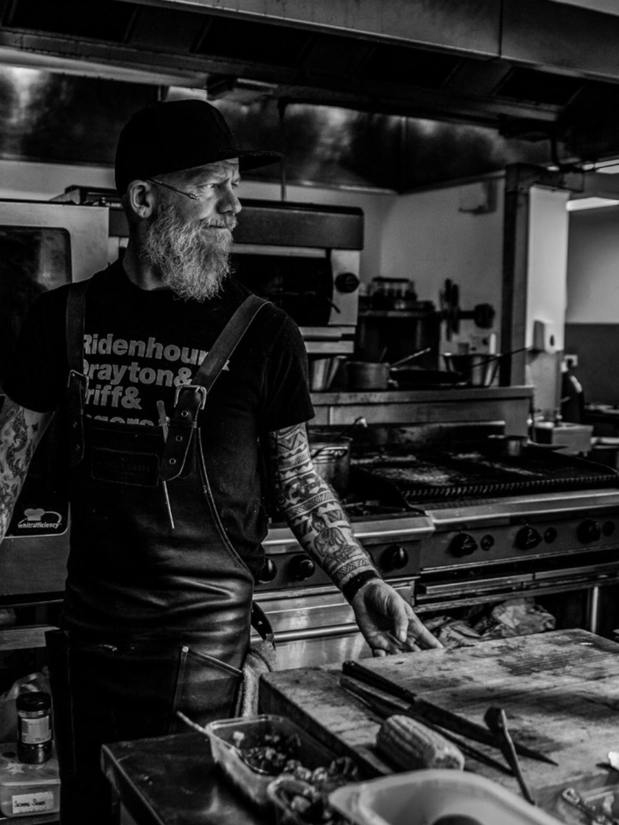 Christopher Burt tweet media