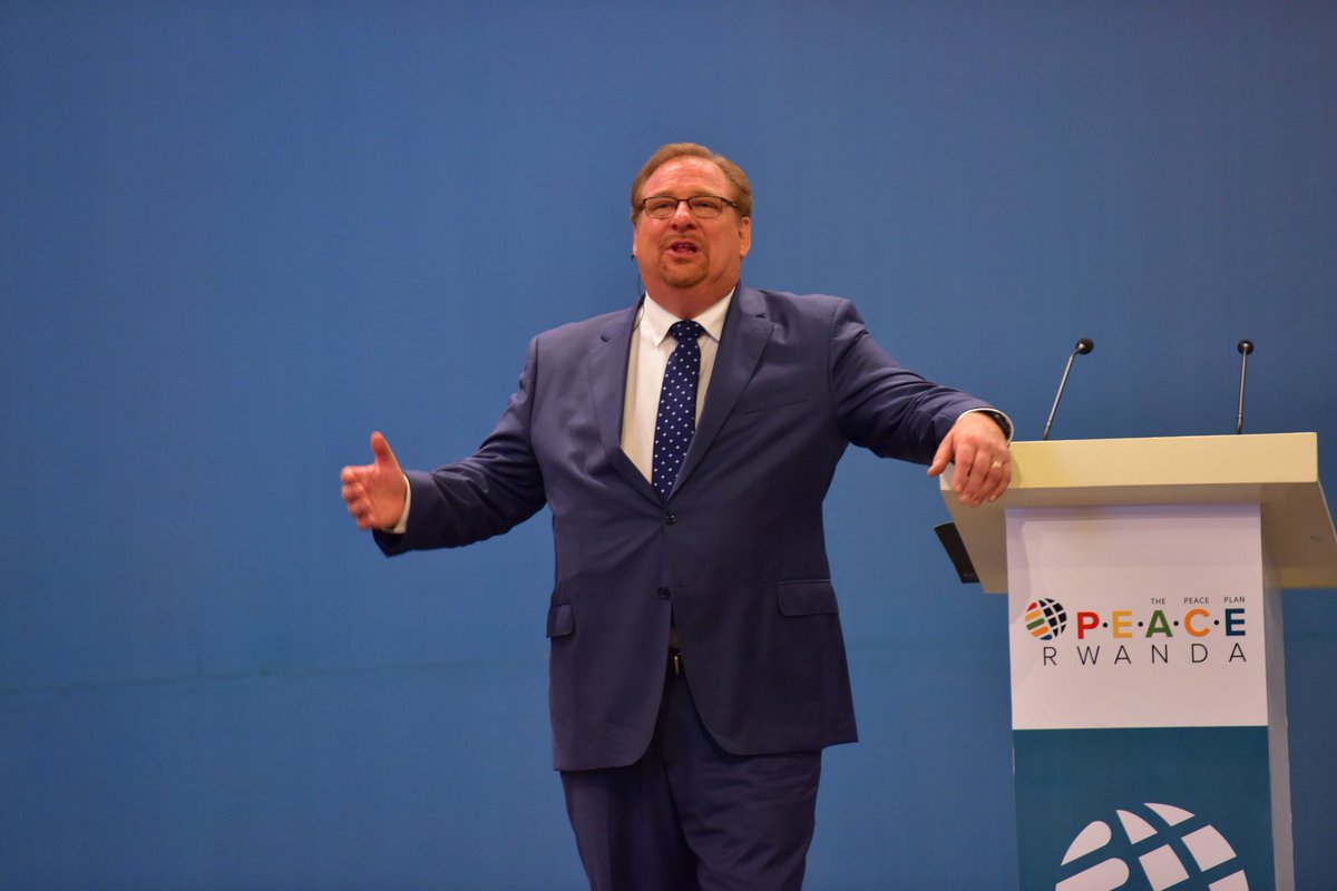 flashfmrw's tweet photo. @RickWarren yasabye abayobozi gufata umunsi niyo waba umwe w'ikiruhuko mu kazi kabo ka buri munsi. #PDLRwanda @Peace_PlanRW https://t.co/HVfO3ImwVj
