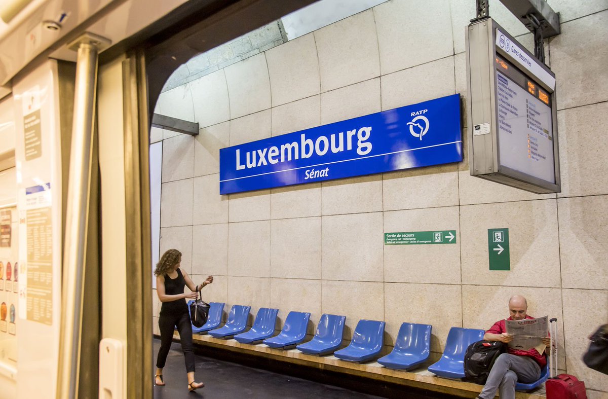 RERB's tweet photo. Ascenseurs, guidages sonores : depuis ce matin, la gare #Luxembourg est officiellement accessible à tous les types de handicaps ! Et désormais, 100 % des gares parisiennes du @RERB le sont ! #PMR https://t.co/7Iz9NwCvdK