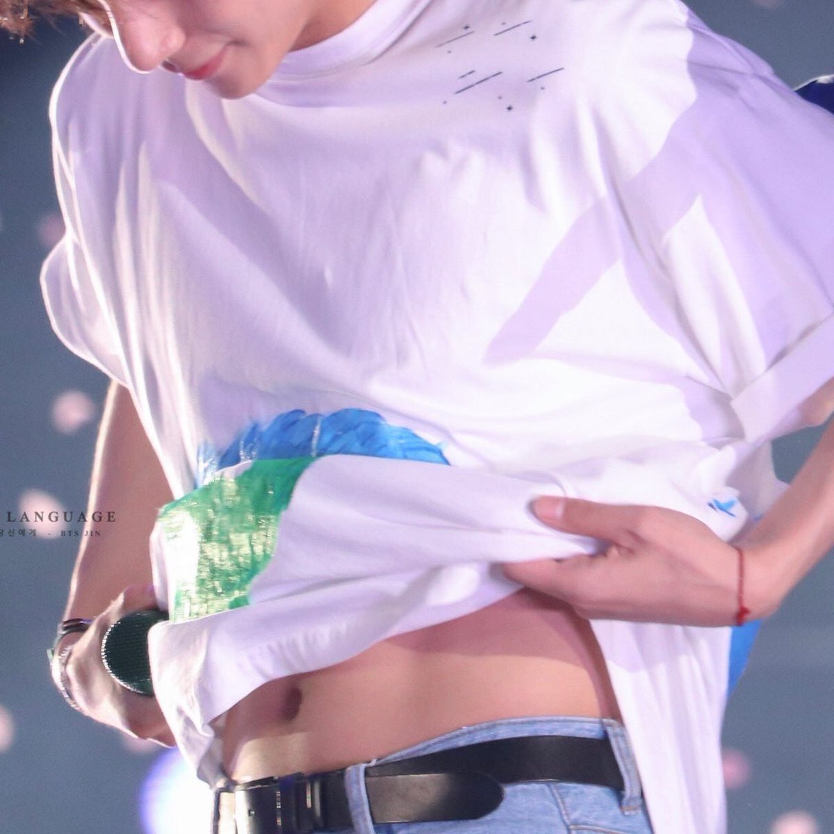 joonsiisreal's tweet photo. Oh my my my Oh my my my
#MGMAVOTE #BTS @BTS_twt https://t.co/6P53DsS0km