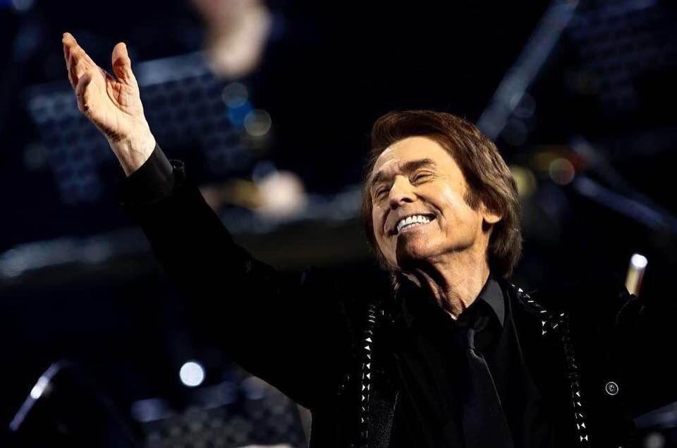 NUEVA FECHA CONFIRMADA para el #TourREsinphónico de <a href="/RAPHAELartista/">𝗥𝗔𝗣𝗛𝗔𝗘𝗟</a>!

13 Diciembre, Gran Canaria

Más info y venta de entradas próximamente en raphaelnet.com