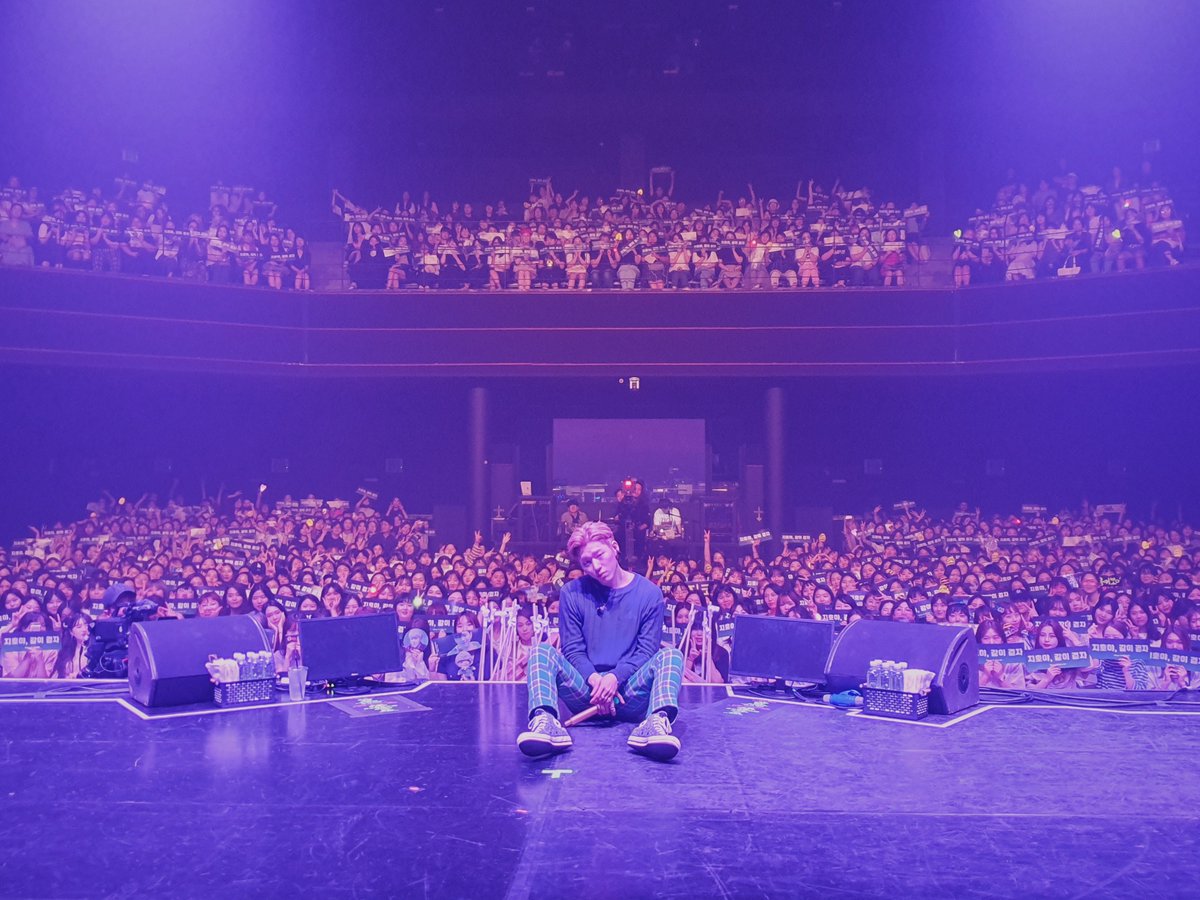 KOZ_Entofficial's tweet photo. ZICO 1st FANMEETING - SMALL TALK

From the bottom of my heart, thank you all. 🤟

#ZICO #ZICO1stFANMEETING
#SMALLTALK
#KOZ https://t.co/3RXqnn5MC4