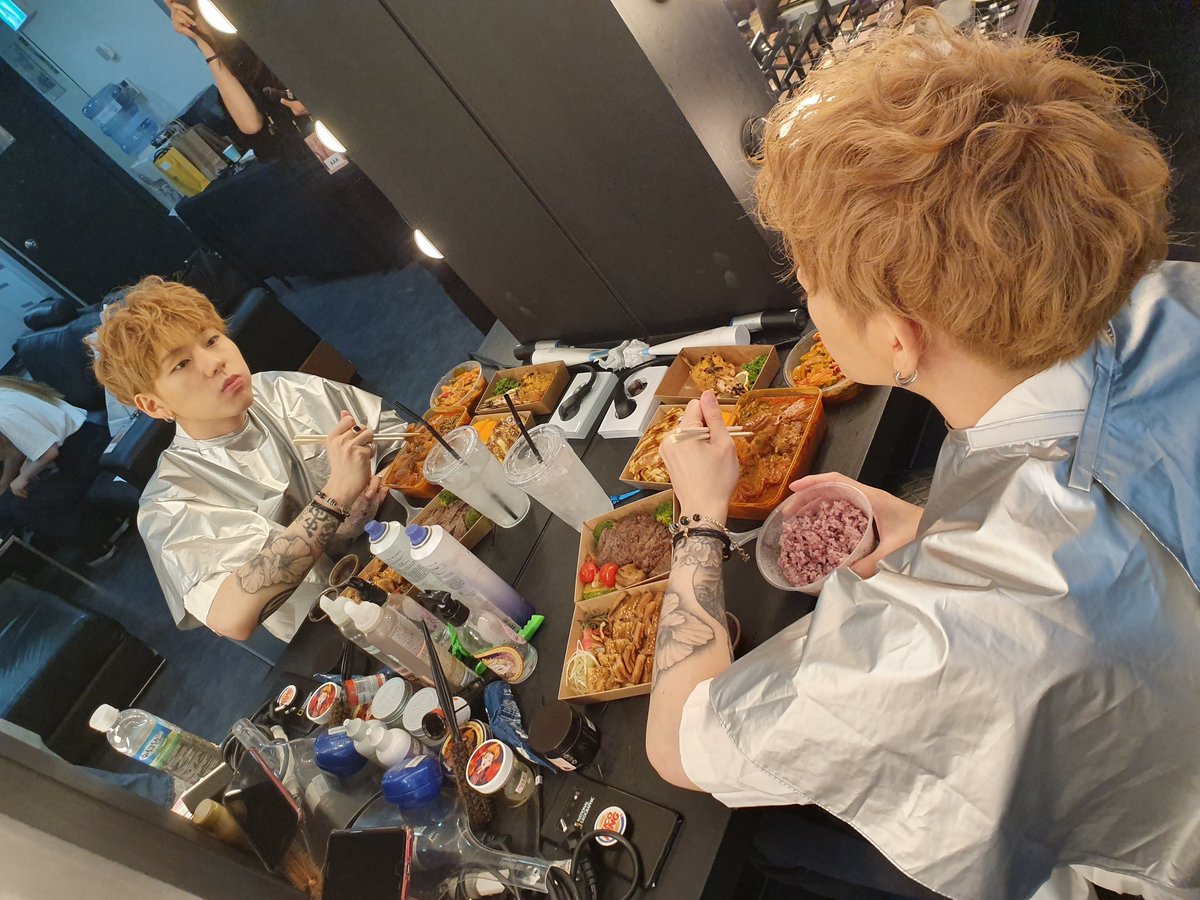 KOZ_Entofficial's tweet photo. ZICO 1st FANMEETING - SMALL TALK

From the bottom of my heart, thank you all. 🤟

#ZICO #ZICO1stFANMEETING
#SMALLTALK
#KOZ https://t.co/3RXqnn5MC4