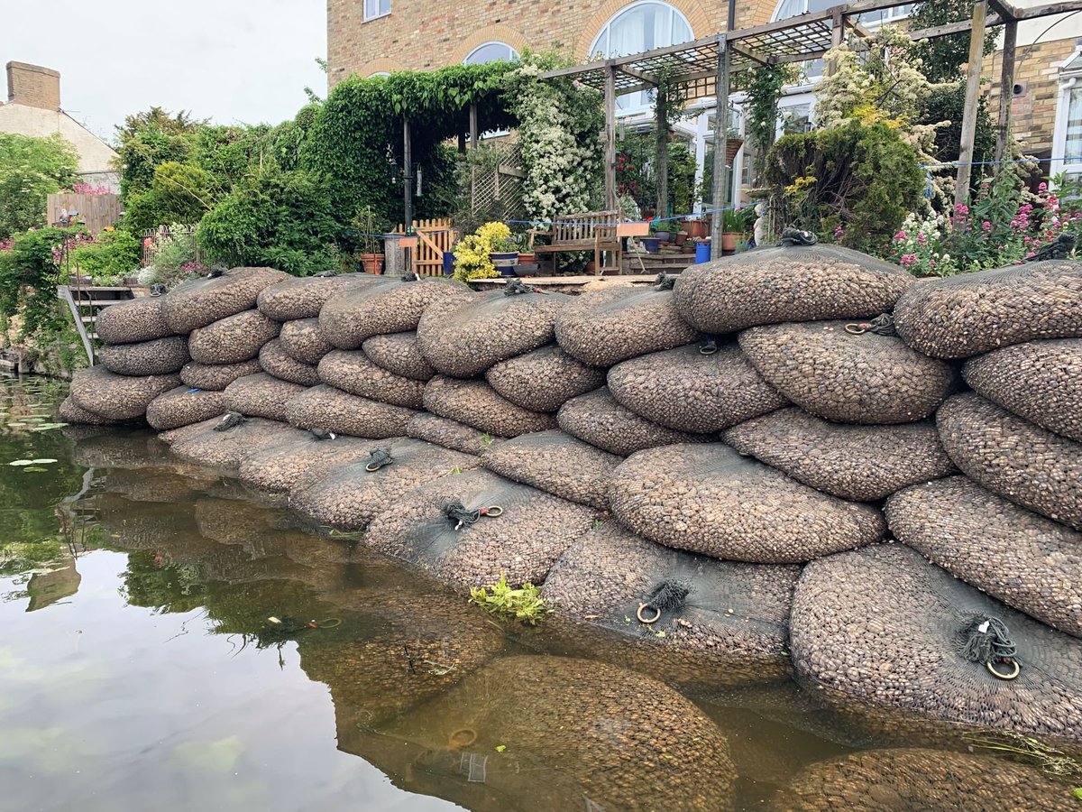 RidgewayOnline's tweet image. Our Rockbags team are delighted to be the chosen supplier for the Phase 1 – Temporary Bank Protection works to a river wall within the River Great Ouse to the rear of River Terrace in St. Neots. #Filterunitrockbags #Filterunit #Rockags 

rockbags.co.uk/jn-bentley-st-…