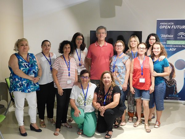 LanzaderaALM19's tweet photo. 02/07/2019 Nos visitó el gerente de McDonald´s, Alberto Requena.
Tuvimos la oportunidad de conocer sus comienzos profesionales y cómo desembarcó en ésta franquicia conocida mundialmente. Nos explicó el funcionamiento de la empresa. Agradecemos  su colaboración https://t.co/awTAeQL2Bg