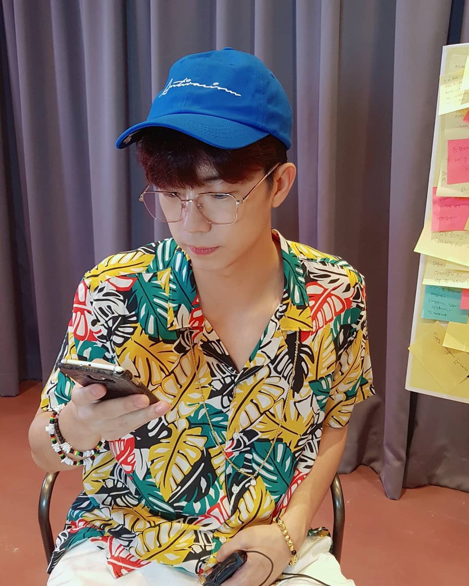 2pmalways's tweet photo. [2PM IG]
43 Angterview filming day
Tuesday illness is fully healed because of seeing Wooyoung's very cute gestures after a long time 💪

#Hottests 
#CrazyGenius #JangWooyoung
https://t.co/UmxSyxTOus https://t.co/ViCizggF9g