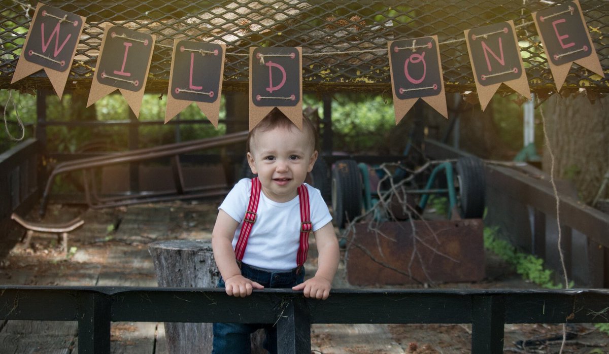 shmackiee's tweet photo. Can you stay this little forever?  My perfect WILD ONE ☝️ https://t.co/JR7locngZb