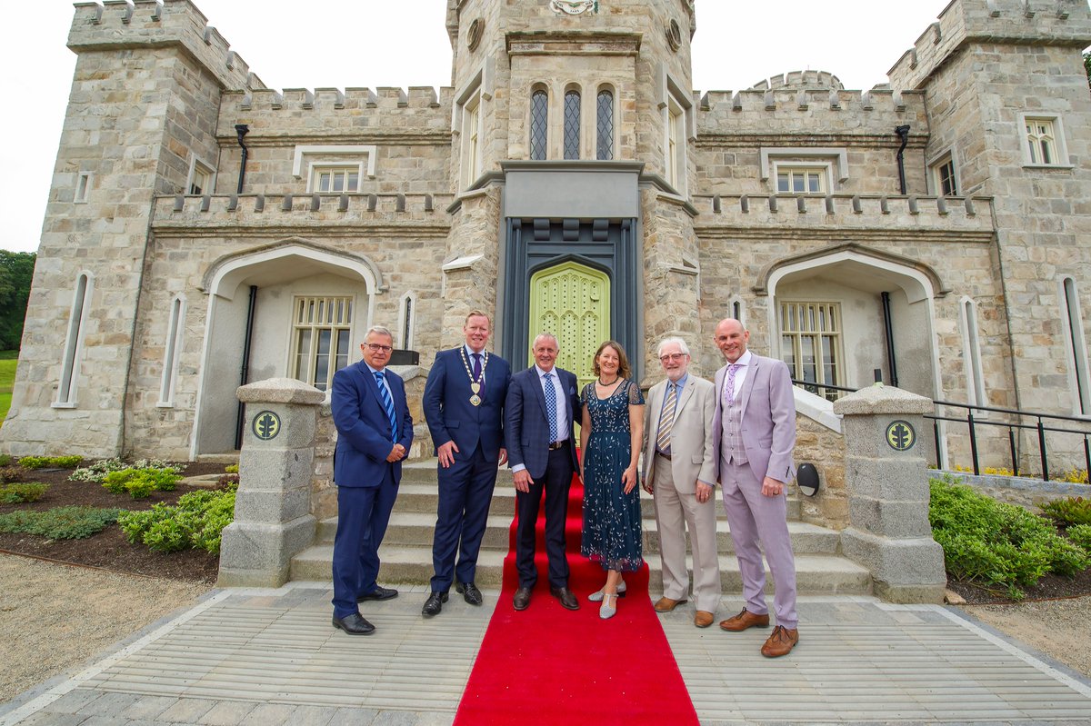NewryChamber's tweet photo. We were absolutely delighted to attend the #OfficialOpening of our member @KilleavyE recently, the luxury 4-star Estate nestled in the heartlands #SouthArmagh. 

𝗣𝗥𝗘𝗦𝗦 𝗥𝗘𝗟𝗘𝗔𝗦𝗘:
https://t.co/pRBYmfH6SL

#KilleavyCastleEstate #OfficalOpening https://t.co/Usd2PTPLN1