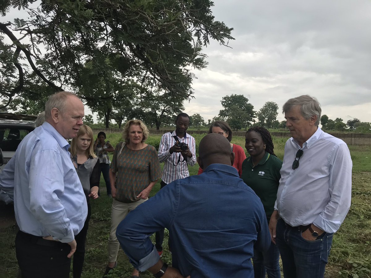 Field visit outside Abuja, Nigeria with (literally) the Dutch Diamond: <a href="/WUR_WCDI/">Wageningen Centre for Development Innovation</a>, <a href="/TopsectorTU/">Topsector TU</a>, <a href="/SNVworld/">SNV - find us on Bluesky as snv.org</a> and <a href="/eastwestseed/">East-West Seed</a>. <a href="/NLinNigeria/">Netherlands 🇳🇱 in Nigeria 🇳🇬</a>