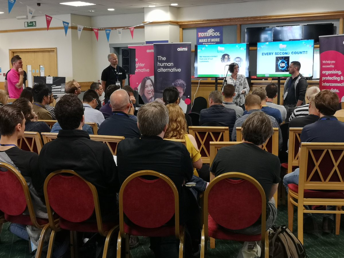 The problems have been introduced to the room at the Interruptions To Supply #NWGHack <a href="/AiimiLtd/">Aiimi</a> <a href="/MikeHull9/">Michael Hull</a> <a href="/NorthumbrianH2O/">Northumbrian Water</a>  now the floor is yours! Excited to see what ideas come out of this week #InnovationFestival19 👩‍💻💧