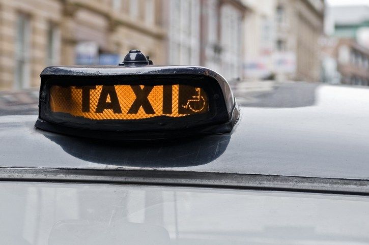 lpoolcouncil's tweet photo. Our #Licensing Committee has today approved a proposal for all Liverpool #HackneyCabs to accept card payments. 
The proposal is the result of partnership working between Liverpool City Council and city representatives from #UNITE. 
Read more here: https://t.co/jZvl8uMgbn https://t.co/gBRrUGRyWo