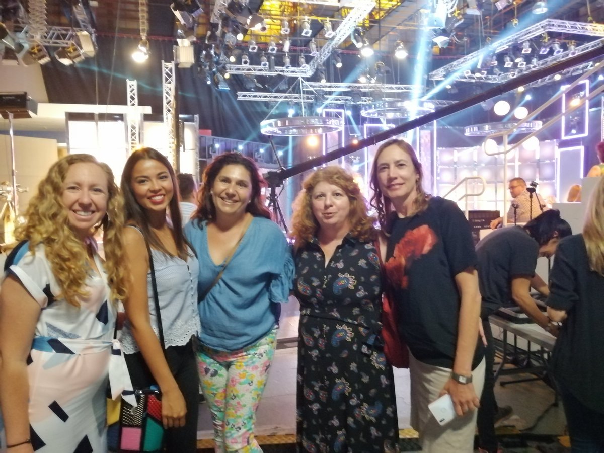 lanzaderadh2019's tweet photo. 📽️ #indaloymedia ha recibido a la @lanzaderadh2019 para conocer nuestro proyecto y enseñarnos sus instalaciones, gracias a Petra por su tiempo y amabilidad
#sevilla #productorassevilla #ayuntamientodedoshermanas #fundaciontelefonica #FSMLR #juntadeandalucia #lanzaderasdeempleo https://t.co/FnuMaxJ0n4