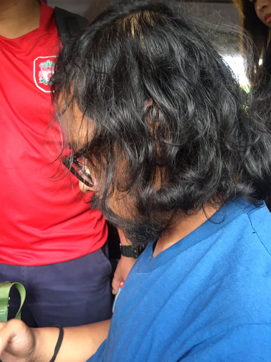 Hello guys, Cabi cabar 100 RT untuk dia potong rambut mentibang laut dia ni. Aduh, boleh dapat tak ek? 

#twitterpleasedoyourmagic 🔮