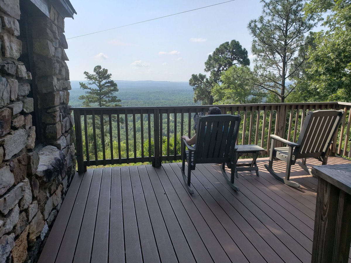 mrsurette's tweet photo. Enjoyed some time hiking in nature's garden. Even hiked by a beach. Then rested on a porch. That should count as a workout too! #hfesummerselfiechallenge #hfsummerselfiechallenge #hfemiway https://t.co/TLpyXfFSVq