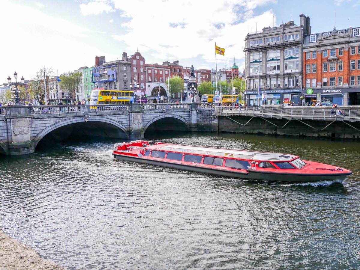 MrDublinGuide's tweet photo. Summertime in Dublin's fair city. The people, the craic and the magic,that is Dublin. #Dublin #dublinguide #dublinireland #thingstodoindublin #irelandtravel https://t.co/Q8u4qHCJw6