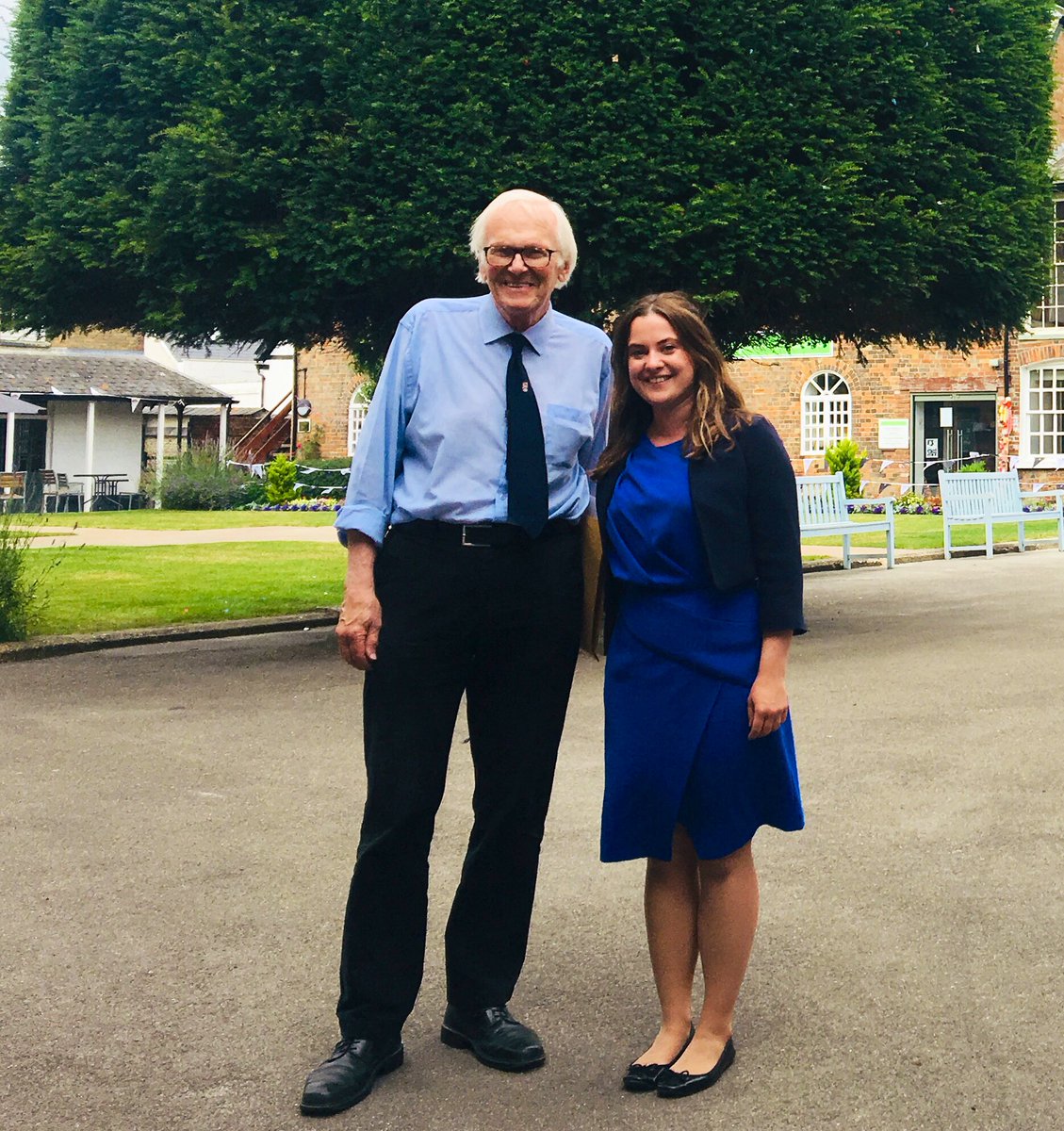 FionaSpear_'s tweet photo. Incredible time yesterday finding out about life as a carpet designer during the 60s and 80s #carpetmaking #Wilton #history ๐๐จ๐ฌ https://t.co/8fhhijR6N1