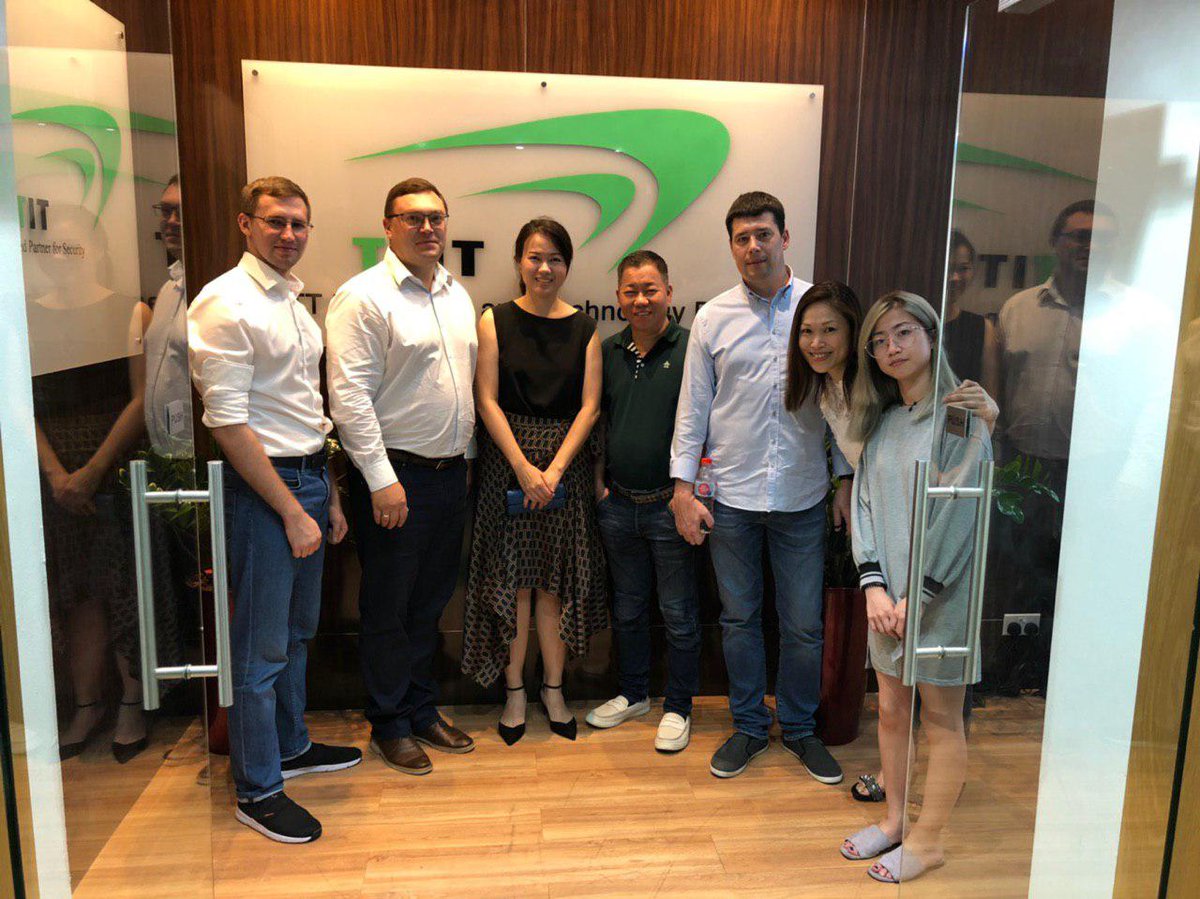 biosmart_tech's tweet photo. Biosmart held a series of meetings with representatives of TTIT and Glexus after the INTERPOL World show. We think that our 3D face terminal looks good and you? #biosmarttech #biometrics #biometry #biometricalidentification #3Dfacerecognition #palmveinrecognition #Innovations https://t.co/SwK6AGGfcv