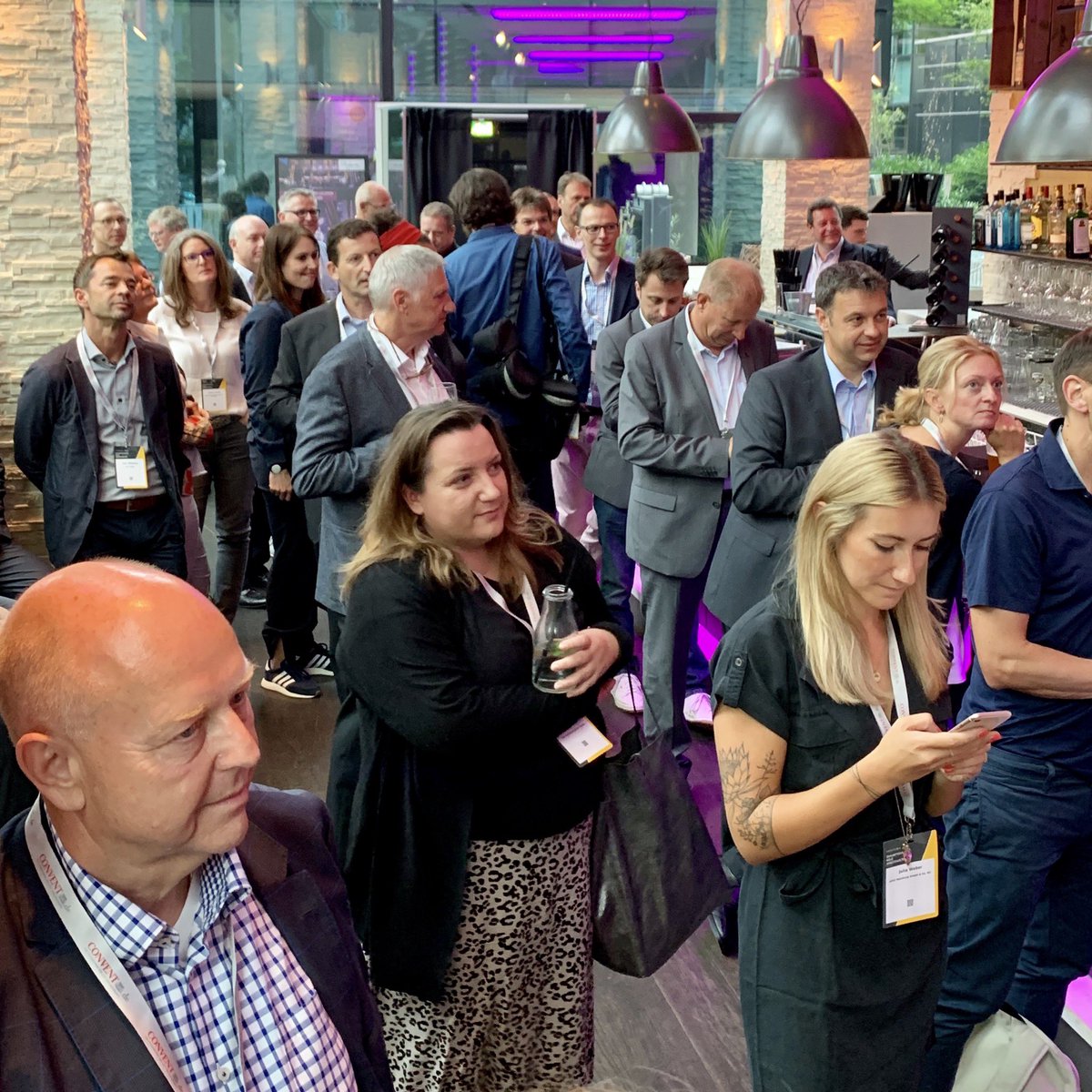 pilot_agentur's tweet photo. Unser #Zukunftsdialog Neue Arbeitswelten war ein voller Erfolg. Im Rahmen des Bayerischen Mittelstandstages #baymst haben wir uns mit rund 50 ausgewählten #Marketing-Verantwortlichen, Raphael Gielgen von @vitra und unserem Head of Innovation, @olekeding, zu #newwork ausgetauscht. https://t.co/9tQmzFnlOM