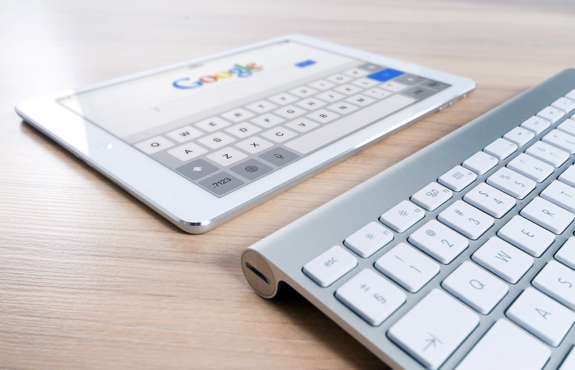 DynamicStyle_NL's tweet photo. Google zegt nee, oude #domeinen helpen je niet beter te ranken en nee nieuwe #domeinnamen helpen je ook niet om beter te #ranken. 
👇🏻
https://t.co/wYtPQMRTBt

#Website #WordPress #Webdesign #Webdev #WPhelp #Lease #Conversie #Optimalisatie #SEO #Scharnegoutum #Sneek #Friesland https://t.co/qonc2ZCzZW