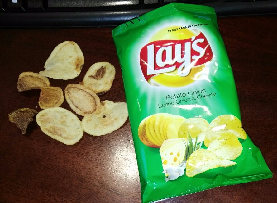 MiBu91's tweet photo. Come on @LAYS @LaysSouthAfrica you can do better this is really disappointing😠 https://t.co/jpF8us33FS