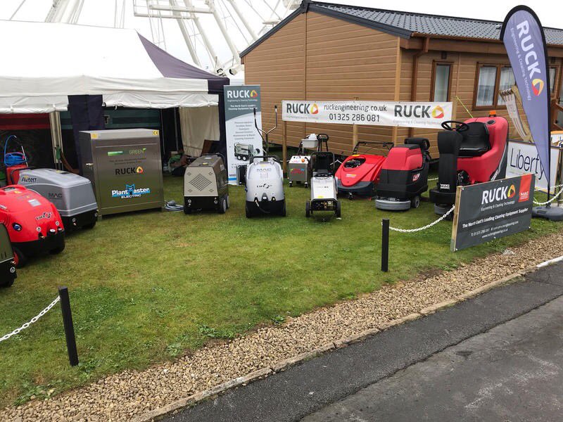 RuckEngineering's tweet image. Well we are all set up and ready to go in this wet weather. Hopefully the rain will stop and we can get chance to show off some of our machines on show. @greatyorkshow #industrialcleaning #greatyorkshireshow #sweeper #pressurewashers #industry #cleaning #bespoke #floorcare #GYS19