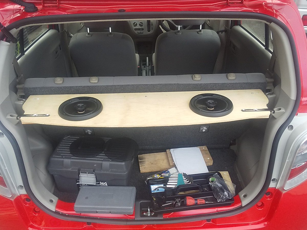 リアスピーカー