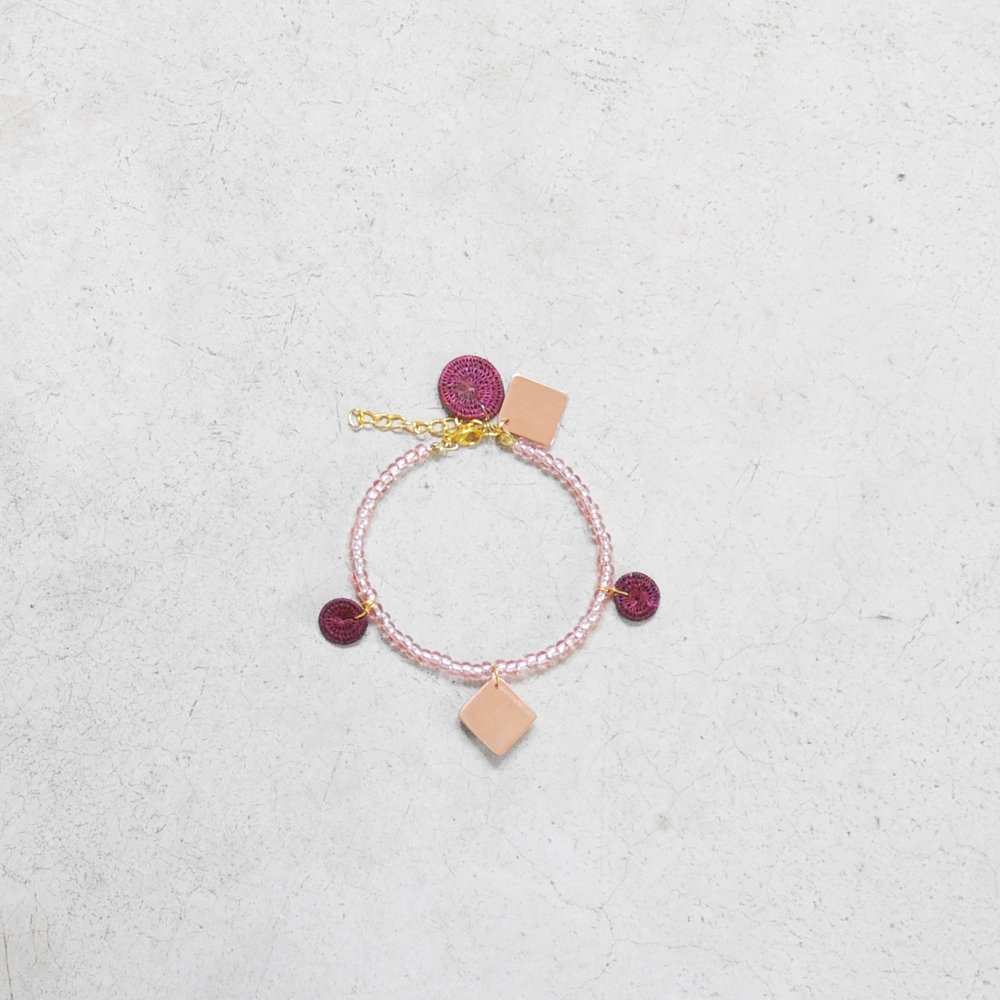 TintsabaCraft's tweet image. Charmed Bracelet from our Squared Collection. Here in Aubergine colour 🍆
#tintsaba
#remarkablewomen #masterweavers #swaziland #africa #handmade #fairtrade #ethical #sustainable #sisal #eswatini #jewellery #jewelry #bracelet #charmed #handwoven #gold #rosegold #nickelfree
