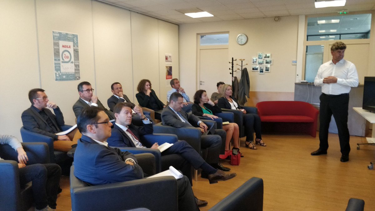 Gustav_by_C's tweet photo. Ce matin, nous sommes chez @CGI_FR #nantes pour présenter notre projet #holoconf dans le cadre du #clubDG du @villageCAav ! Merci pour l'accueil et les échanges ! https://t.co/fTSpVURqME