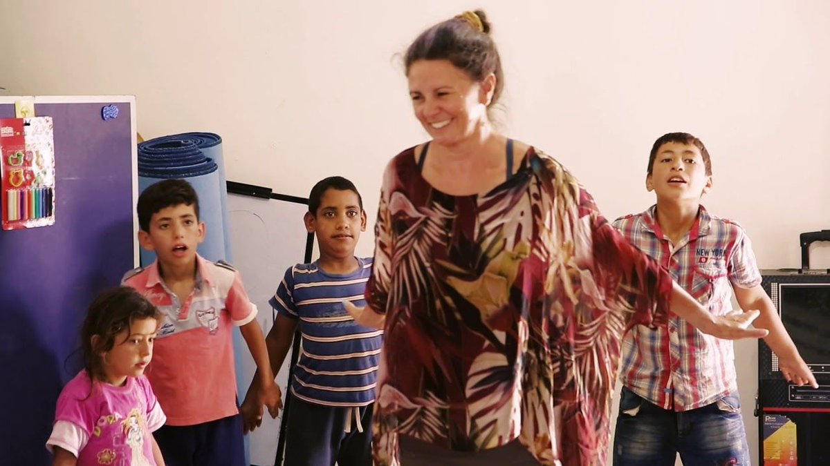 We launched into our first full day at the camp with group exercises in @PalDanGum, music and movement. Working with kids, adults, staff and volunteers. <a href="/warchild/">War Child</a> #lebanon #syrianrefugees buff.ly/2NB3qvf
