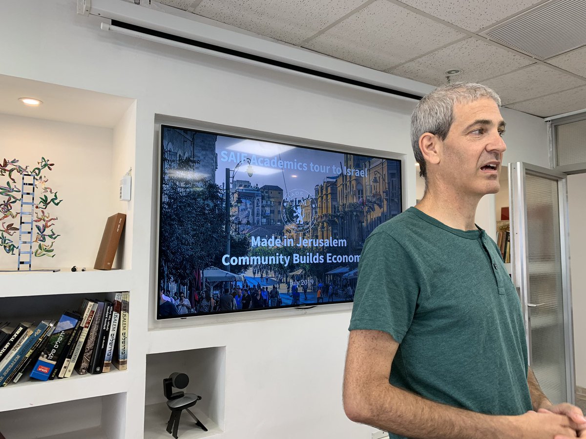 SudeshSivarasu's tweet photo. Interacting with Uriel @MadeinJLM on the awesome work that they do@in managing the innovation ecosystem community in Jerusalem @SimonGear @UCT_MDL #madeinJLM #safhu https://t.co/Xob0V5mEey
