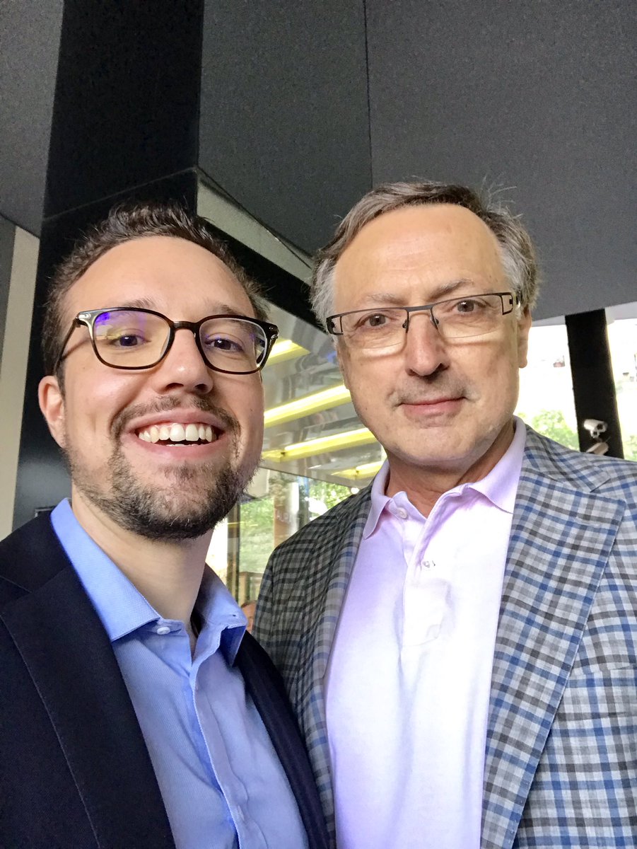 jdlavrut's tweet photo. Salon du Luxe oblige !
#salonduluxe #jeannoelkapferer #mediaschool #parisschoolofluxury #PSL https://t.co/V9wQV2N7IW