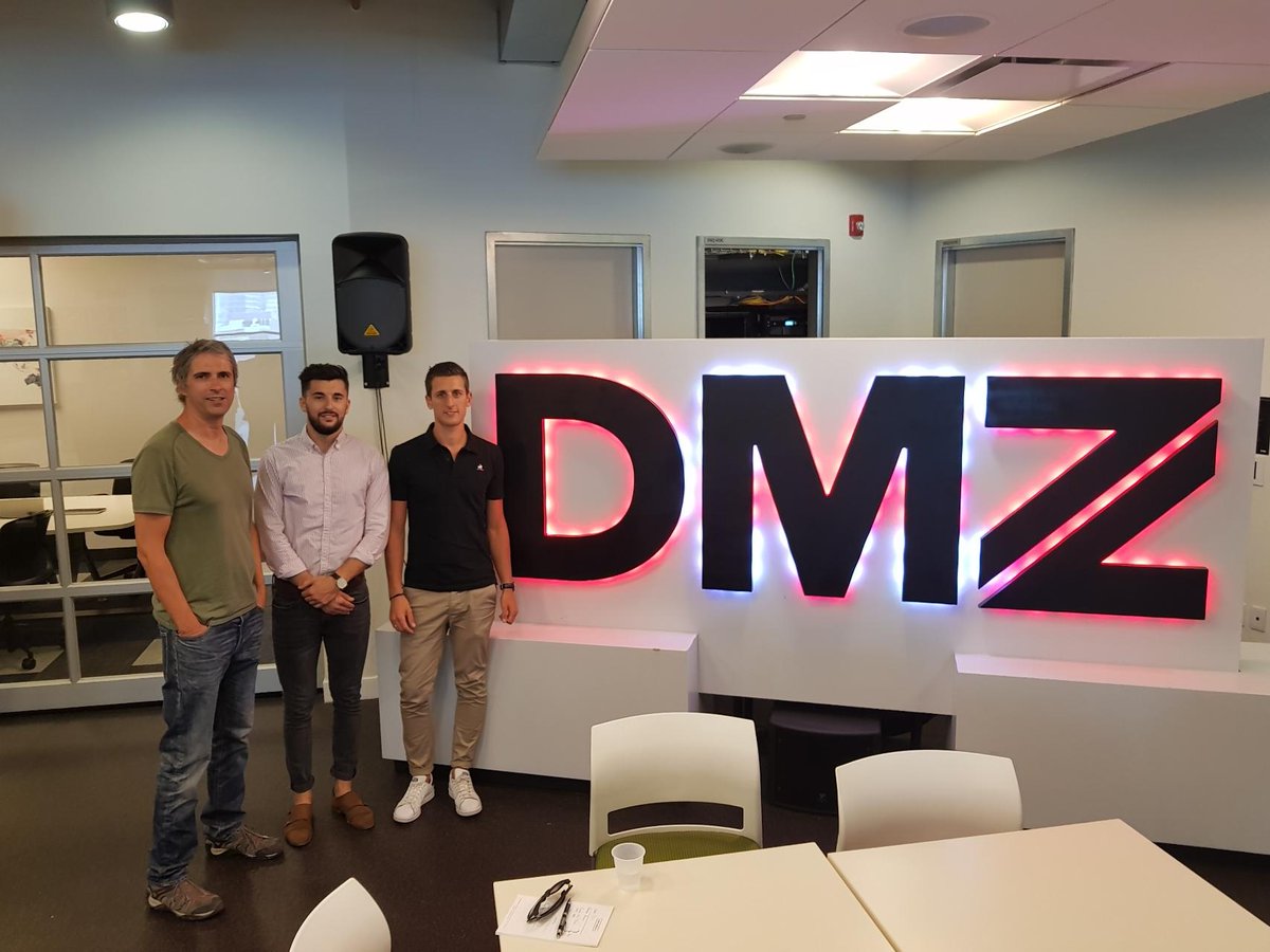 smsmode's tweet photo. [ #smsmode ] ✈️

Notre équipe 
@smsmode
 en délégation officielle avec la ville de #Marseille en visite à l' #incubateur #DMZ de Toronto.
#mobilemessaging #FrenchTech #amft https://t.co/O4WQM1o6fP
