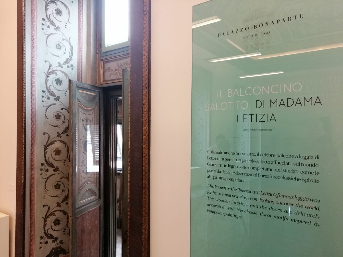 GeneraliItalia's tweet photo. Fondato nel 1677, #PalazzoBonaparte fu acquistato nel 1818 da Maria Letizia Ramolino, madre di Napoleone, che visse qui fino alla morte nel 1836. Fu proprio lei a volere il famoso balconicno verde diventato simbolo del Palazzo. #PalazzoInMostra #GeneraliValoreCultura https://t.co/DRHRs732EX