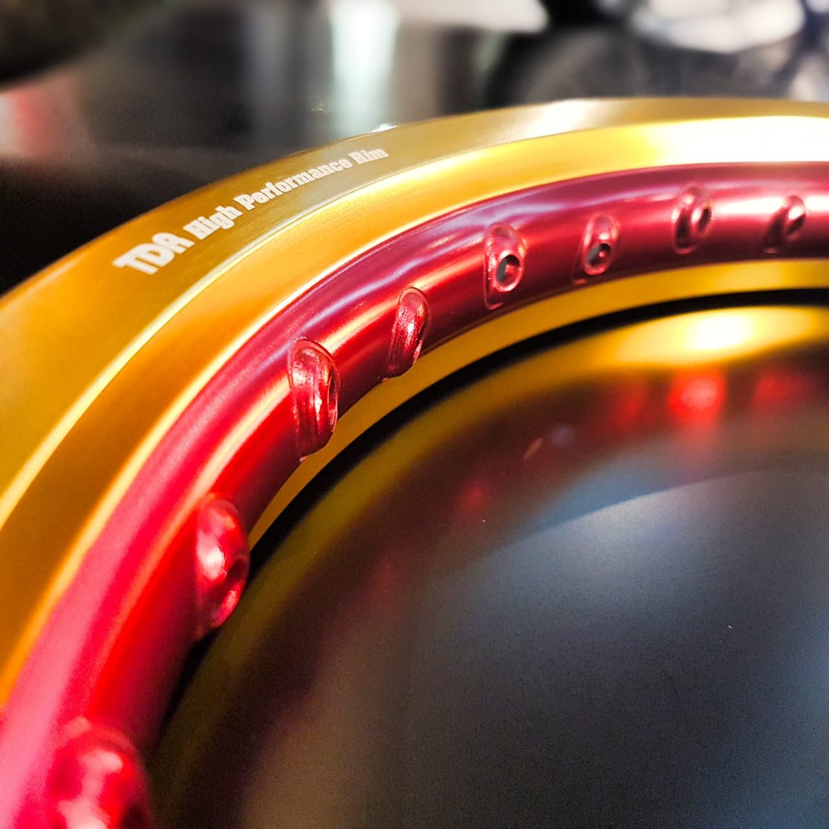 TDR_RACING's tweet photo. TDR Racing Alloy Rim WX Shape 2 Tone made with light &amp; strong aluminium serie 7 material to increase handling &amp; durability. - https://t.co/MwrKK6xW5M
.
#HighPerformanceWheelSystems #Handling #WheelSystems #WXShape https://t.co/GxSM6yI9Iu