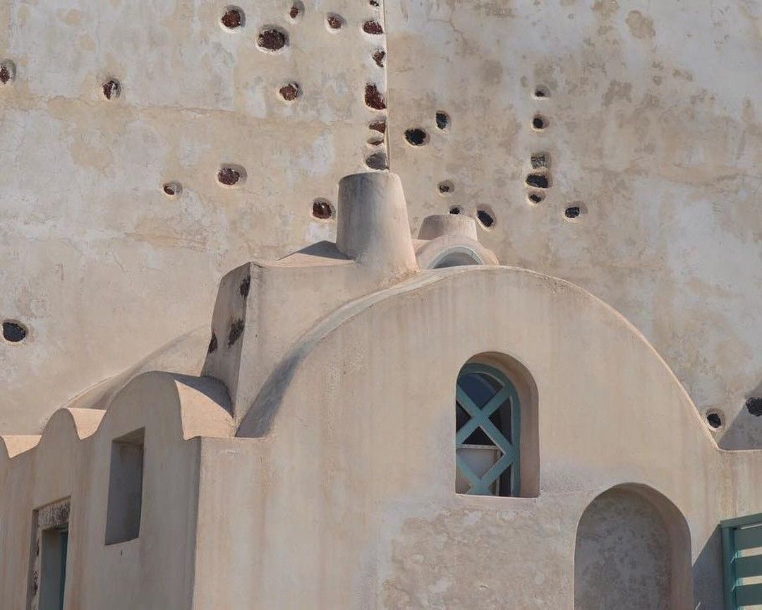 fvonf's tweet photo. Architecture from the island of Santorini shot by Coralie Moracchini.
Follow #fvfloves for more photographers and creatives that inspire us.
#friendsoffriends #fvfloves #architecture #travel #island #photography https://t.co/oOWGZfHL6E