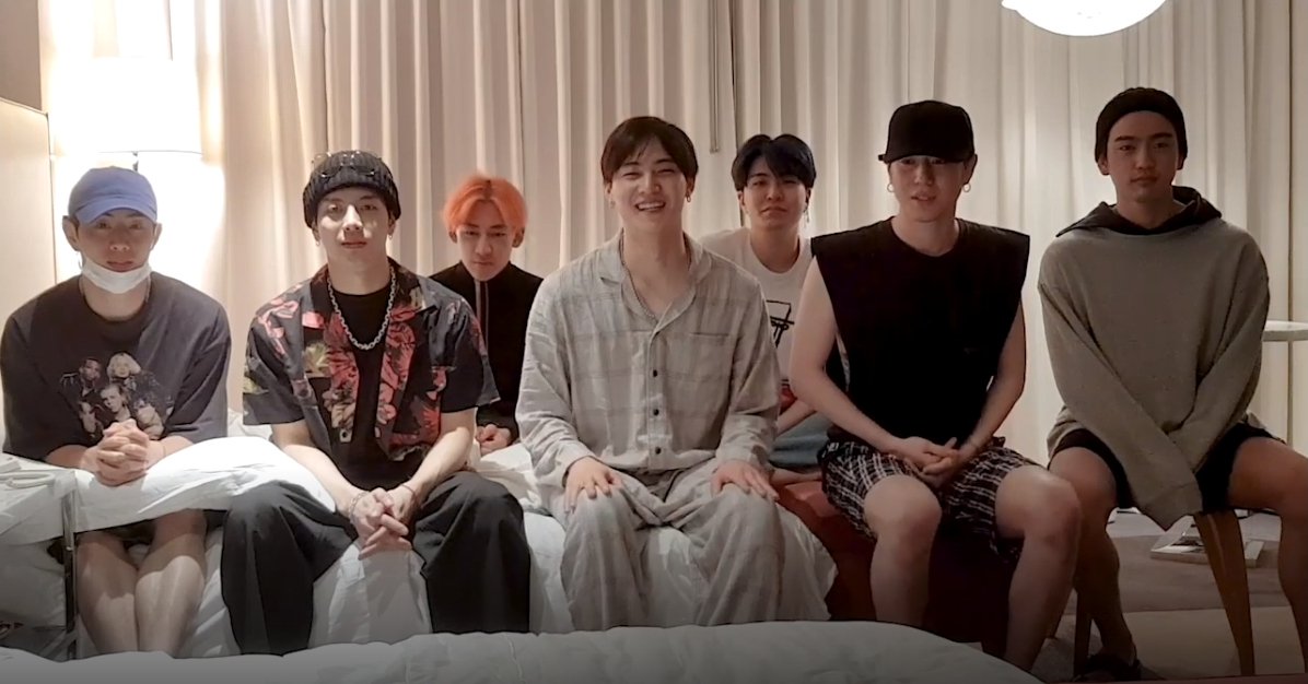 Vliveofficial's tweet image. [V LIVE] 텐션 베리 어메이징 HIGH~ 덩어리들 큐티빠띠에 오늘도 우리 집은 온전치 못 해요...😅⚒️ 갓칠이들 명곡으로 채워지는 플레이리스트로 추억 가득한 2000일‼️🎶 너무너무 축하해요~🥳🎊

▶vlive.tv/video/138807

#갓세븐 #GOT7 #갓세븐_2000일_끝까지잡아 #GOT7_IThinkILoveYou2000 #VLIVE