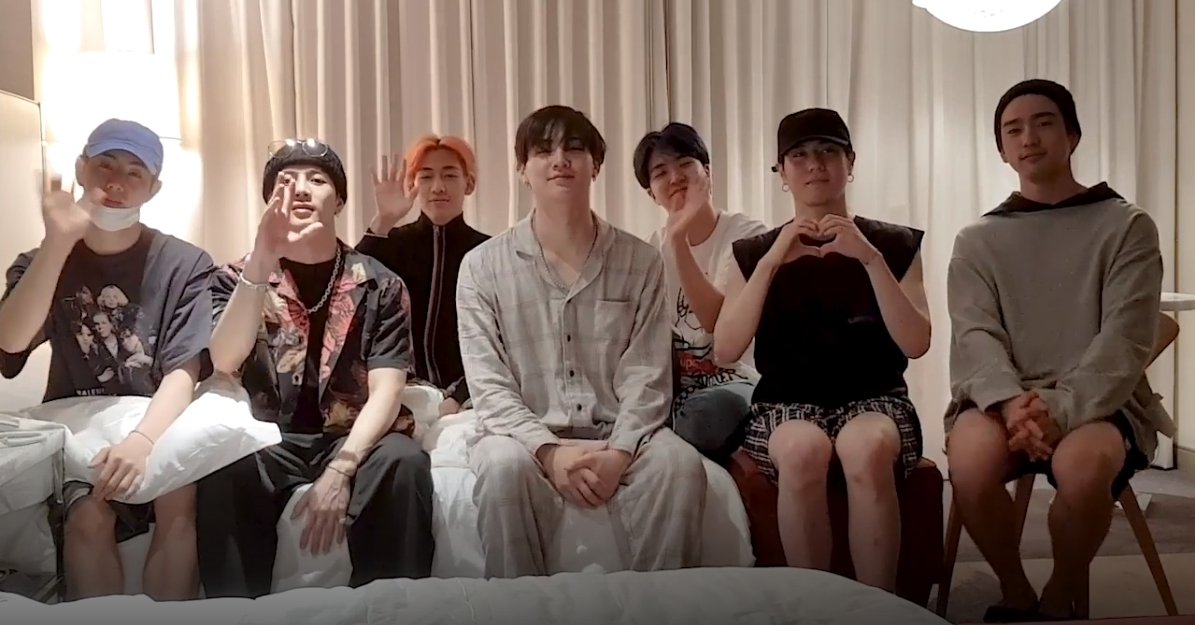 Vliveofficial's tweet image. [V LIVE] 텐션 베리 어메이징 HIGH~ 덩어리들 큐티빠띠에 오늘도 우리 집은 온전치 못 해요...😅⚒️ 갓칠이들 명곡으로 채워지는 플레이리스트로 추억 가득한 2000일‼️🎶 너무너무 축하해요~🥳🎊

▶vlive.tv/video/138807

#갓세븐 #GOT7 #갓세븐_2000일_끝까지잡아 #GOT7_IThinkILoveYou2000 #VLIVE