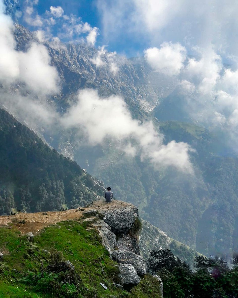 Me-time at Triund. ☁️🌨️⛰️

Ask us about our Triund packages. 
Photo credit: instagram.com/mannan_clickz
.
#triund #mcleodganj #shutterbugs #himachal #himalayangeographic #himachaldiaries #indianphoto  #storiesofindia #indiaview #himalayas #thegreatnext