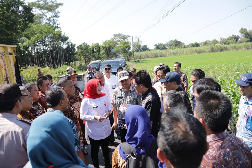 YaniSunarno's tweet photo. Cek lokasi rencana pembangunan jalan toll &amp; wargapun harus tetap diuntungkan dari segi ekonomi 👍 https://t.co/i8589lGII5