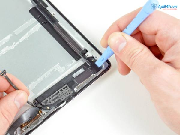 ap24hvn's tweet photo. Causes and ways to fix Macbook damaged external speakers #Ap24h #Macbook https://t.co/eGUZLFoDUN https://t.co/qGxglspBWW
