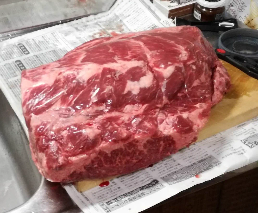 ステーキ肉10kgと同棲していると大概のことは乗り切れるww