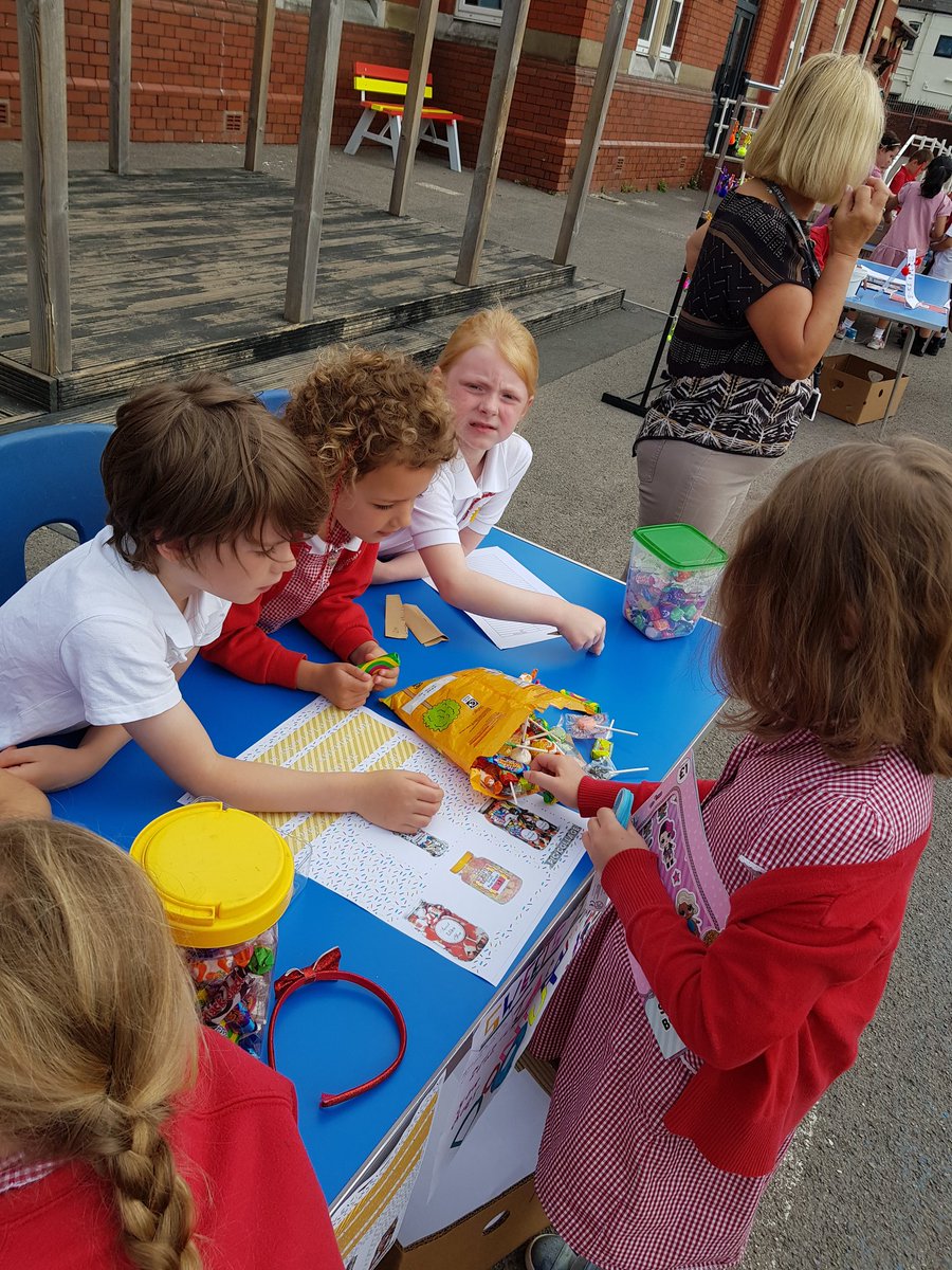 MPS_2022's tweet photo. Year 2 and 3 Enterprise morning underway. Raising money for @MindCharity #collaboration #charity https://t.co/IzZMf8vF4i