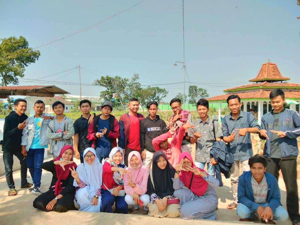 Distiaa0's tweet photo. Semakin dewasa semakin renggang sapa 
Semakin berlalu semakin semu temu
Semakin lama semakin pudar canda
.
#Alkena akar dua
#keluarga
#sahabat https://t.co/GAOnCAFcLh