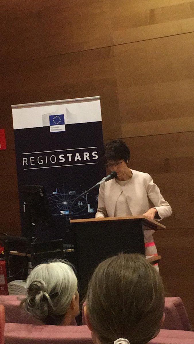 InterregPOCTEFA's tweet photo. 📢¡El proyecto #POCTEFA @ConnectBai es finalista en los #RegioStars 2019!

🇪🇺Liderado por @Bidasoaactiva , es 1 de los 4 finalistas en la categoría "Promoviendo la transformación digital"
🗳️¡Vota aquí para que gane el premio del público! https://t.co/Zvud4ugIzZ

#EUinmyregion https://t.co/Io6ssIlm84