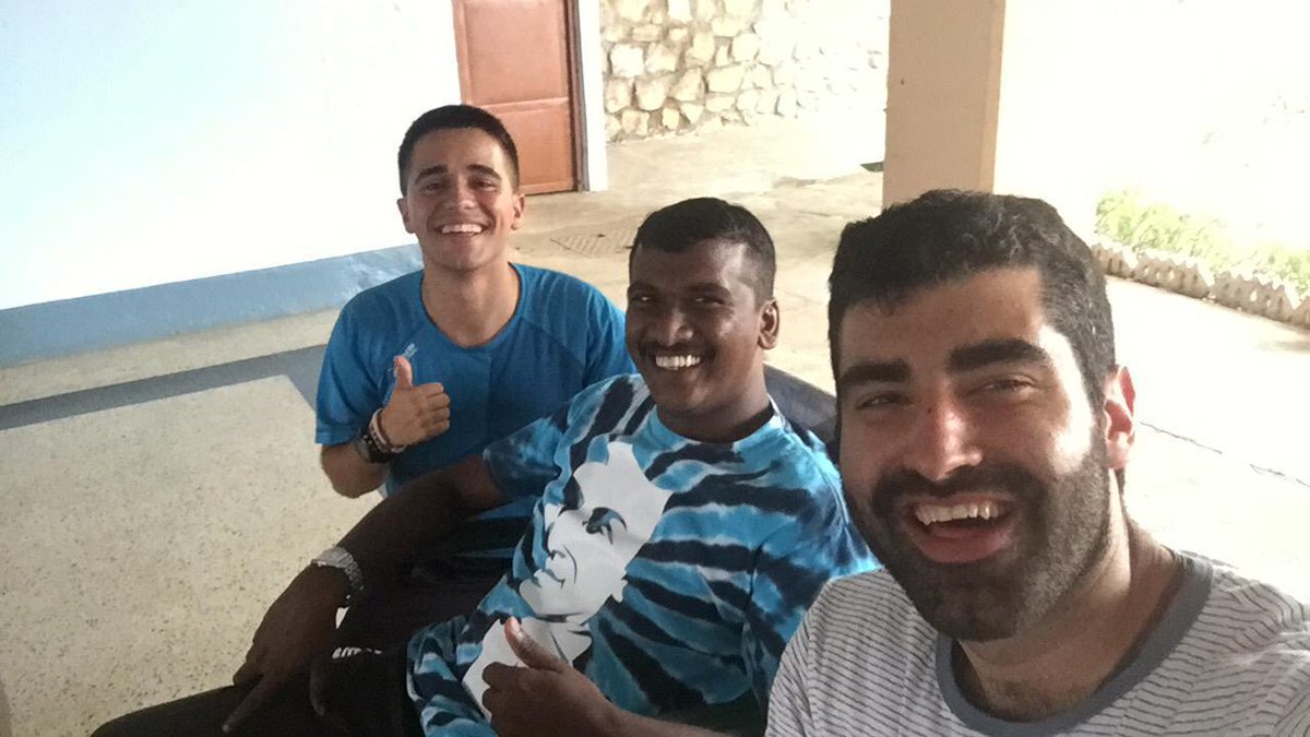 PROYDE_Levante's tweet photo. ¡Ya han llegado nuestros voluntarios internacionales juveniles de Gente Pequeña al proyecto Boy's Town! El Hermano Panneer ha sido el encargado de guiarles y acompañarles en sus primeras horas en el proyecto. ¡Sus caras lo dicen todo! https://t.co/QV2OTnRS3S