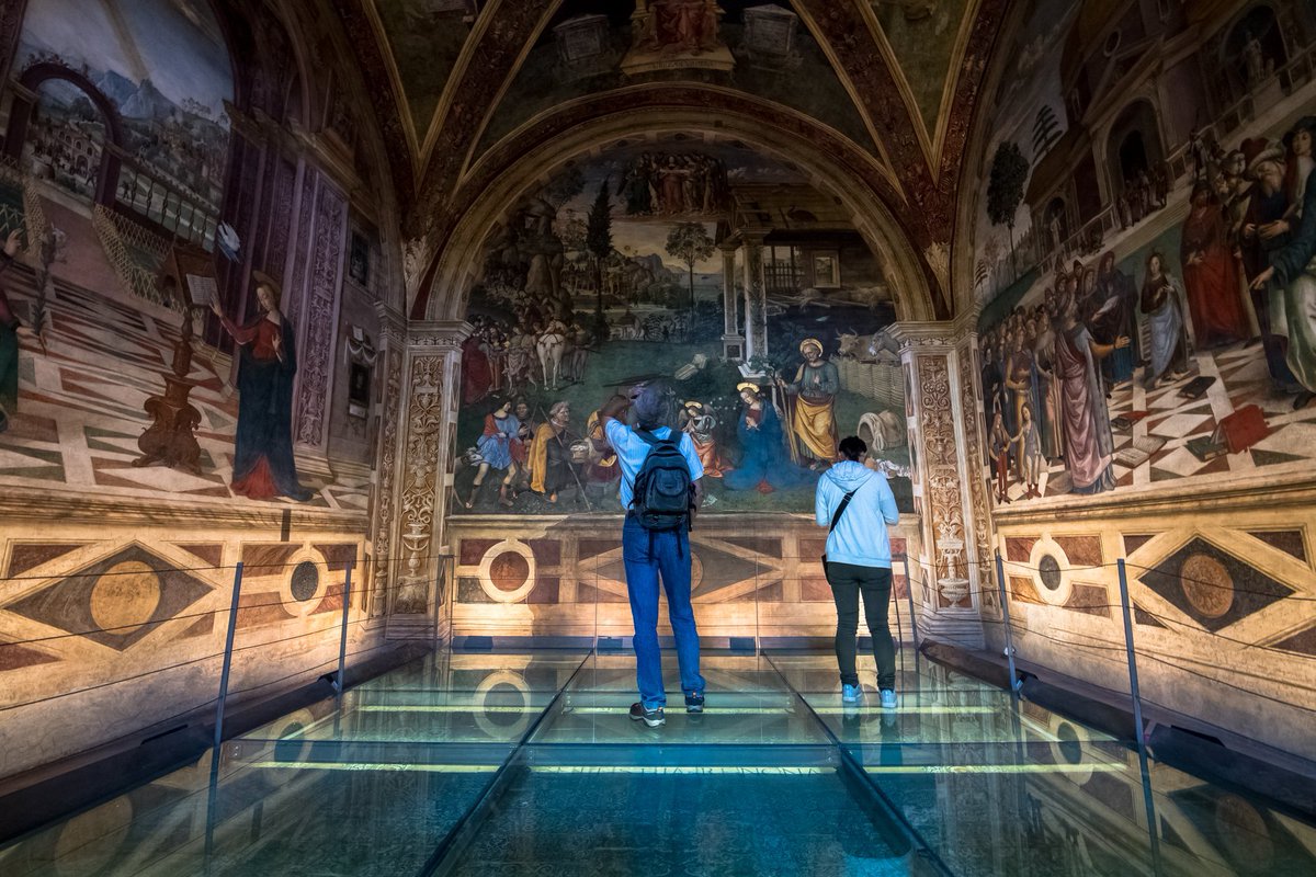 UmbriaMusei's tweet photo. Gaudium Magnum per gli #ArtLovers!
Riapre al pubblico, dopo lunghi lavori di restauro,la Cappella Baglioni di #Spello.
Dipinta da #Pintoricchio nel 1501,è uno dei capolavori del Rinascimento.
La chicca: nella scena dell'Annunciazione troneggia il celebre autoritratto del pittore. https://t.co/k4LRukIMcG